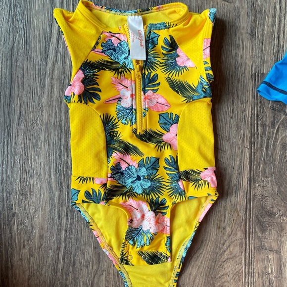 2T Cat & Jack Swimsuit - Snaps at the bottom - Picture 3 of 4